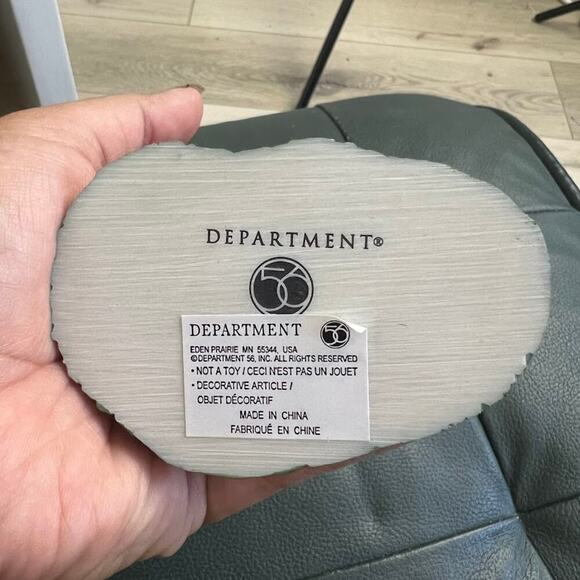 Dept 56 Snow Village Halloween A GRIMSLY FAMILY - Picture 3 of 6